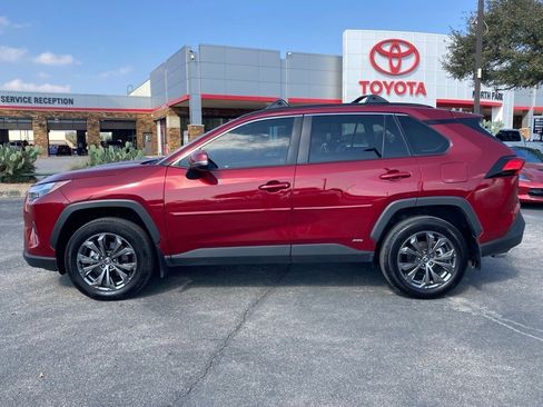 Certified 2024 Toyota RAV4 XLE Premium image 8