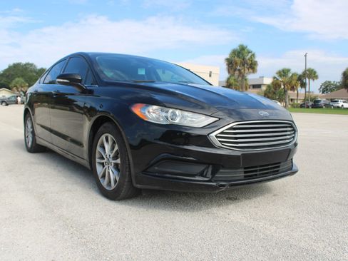 Used 2017 Ford Fusion SE FWD image 22