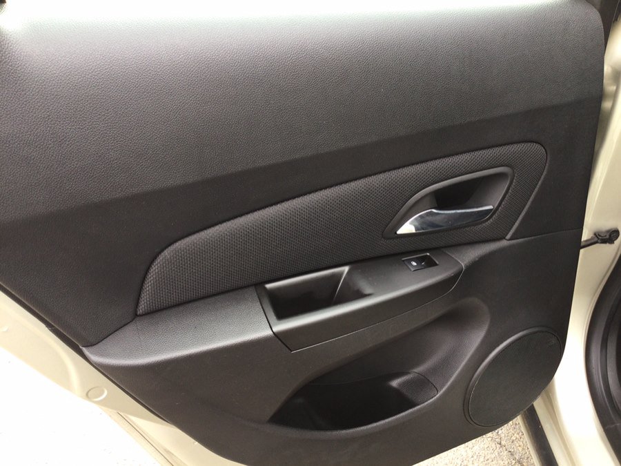 Used 2013 Chevrolet Cruze Eco w/ Enhanced Safety Package FWD image 19