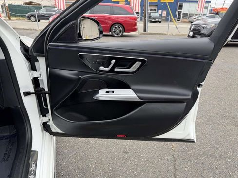 Used 2025 Mercedes-Benz E 350 4MATIC Sedan image 12
