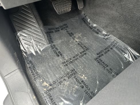 Used 2022 Toyota Tundra SR5 w/ SR5 Convenience Package image 17