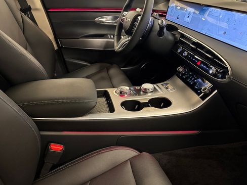 New 2026 Genesis GV70 2.5T AWD/4WD image 16