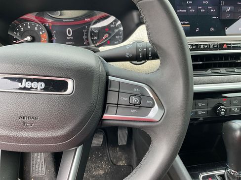 Used 2024 Jeep Compass Latitude AWD/4WD image 11