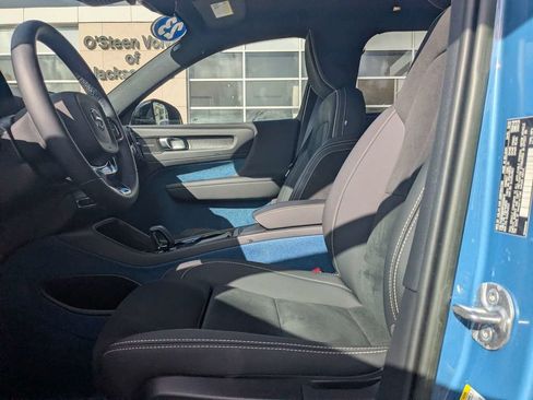 Certified 2023 Volvo XC40 Recharge Ultimate AWD/4WD image 2