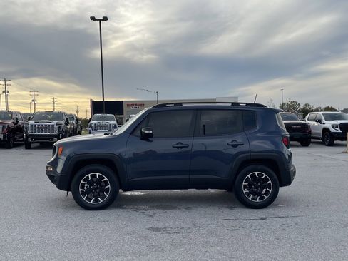 Used 2023 Jeep Renegade Latitude image 4