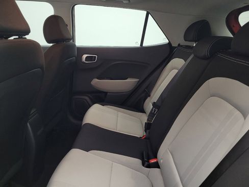 Used 2023 Hyundai Venue SEL FWD image 18