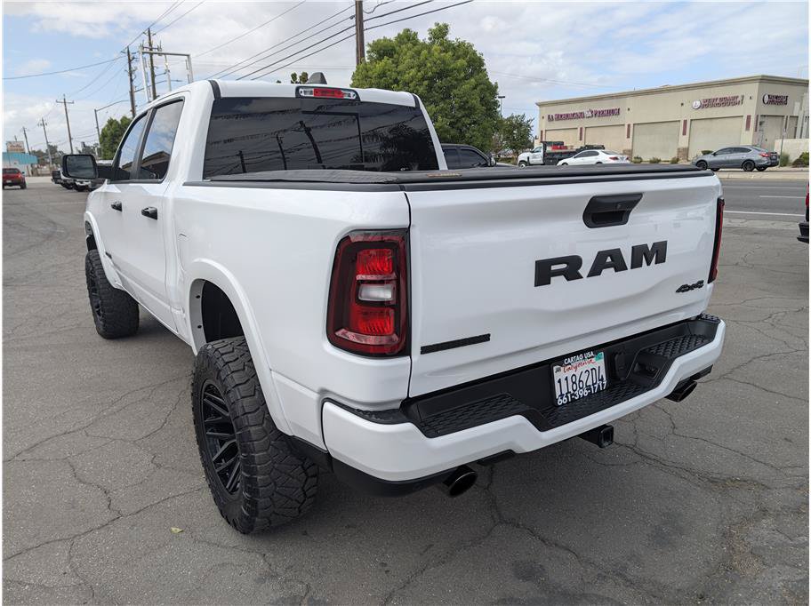 Used 2025 RAM 1500 4x4 Crew Cab image 15