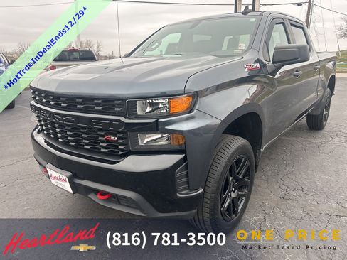 Used 2021 Chevrolet Silverado 1500 Custom Trail Boss w/ LPO, Dark Essentials Package image 9