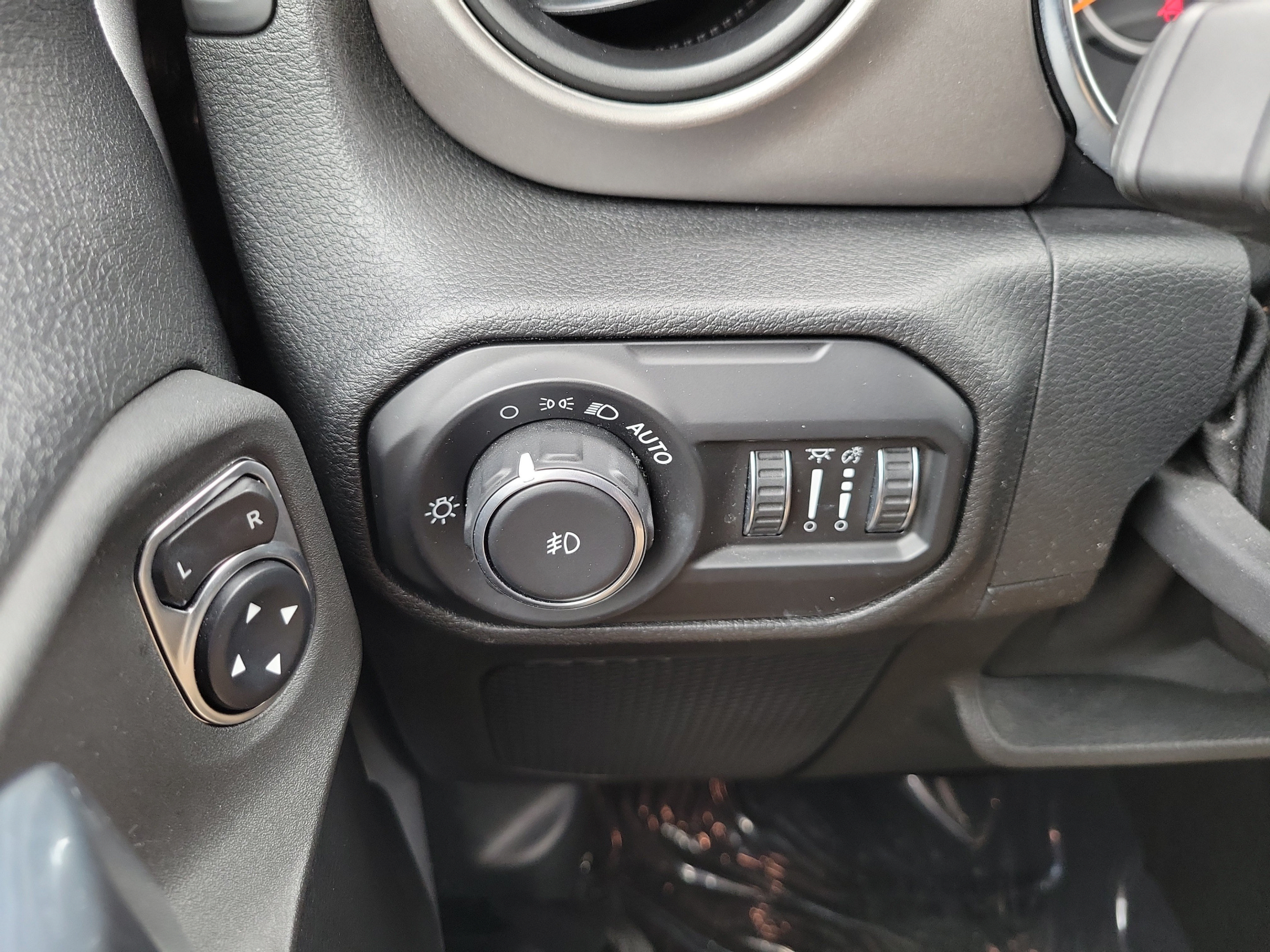 Used 2021 Jeep Wrangler Unlimited Sport AWD/4WD image 27