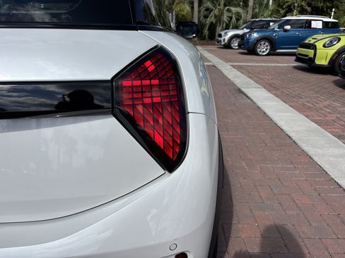 Used 2025 MINI Cooper S FWD image 40