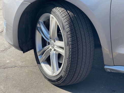 Used 2014 Volkswagen Passat 1.8T SE image 17