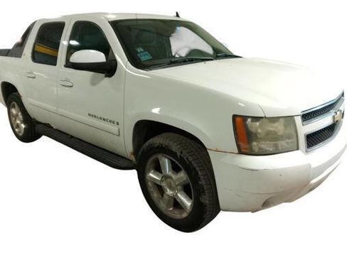 Used 2007 Chevrolet Avalanche LT w/ LT Preferred Equipment Group AWD/4WD image 8