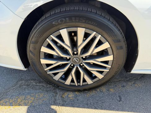 Used 2025 Nissan Altima 2.5 SV FWD image 30
