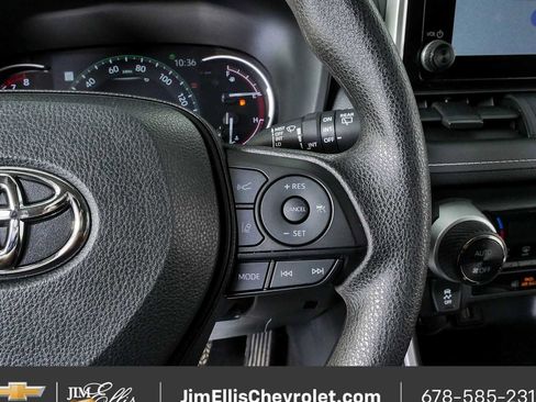 Used 2025 Toyota RAV4 XLE FWD image 10