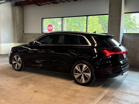Used 2024 Audi Q8 e-tron Premium Plus w/ Premium Plus Package AWD/4WD image 2