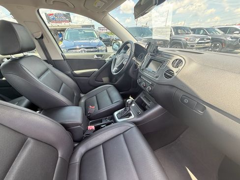Used 2016 Volkswagen Tiguan S FWD image 25