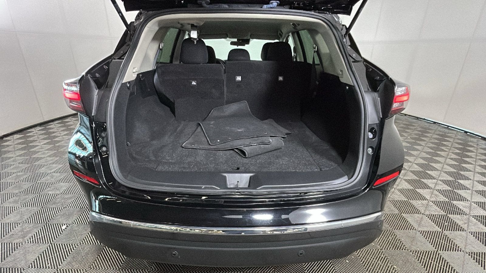 Used 2023 Nissan Murano S AWD/4WD image 32