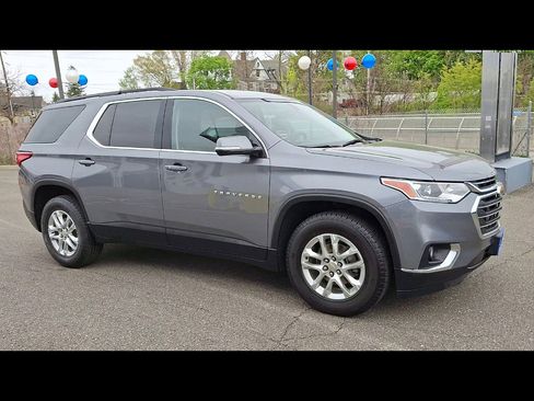 Certified 2019 Chevrolet Traverse LT FWD image 2