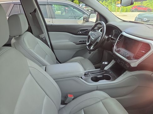 Used 2018 GMC Acadia SLT FWD image 8
