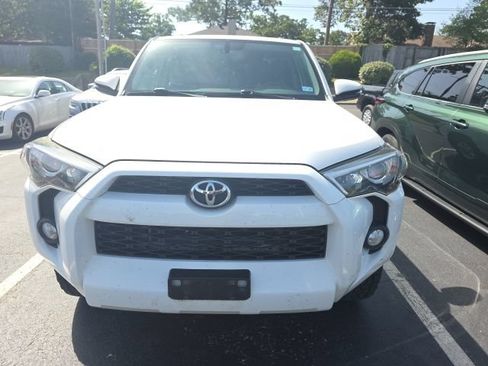 Used 2019 Toyota 4Runner SR5 Premium AWD/4WD image 2