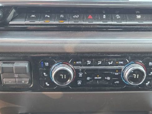 Used 2026 GMC Sierra 1500 SLT w/ SLT Premium Plus Package AWD/4WD image 11