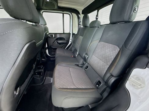 Used 2024 Jeep Gladiator Mojave w/ Convenience Group image 25