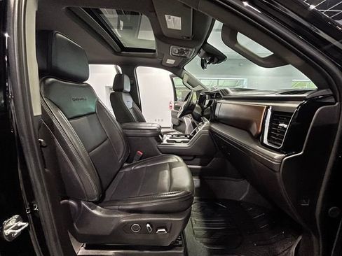 Used 2024 GMC Sierra 2500 Denali w/ Denali Reserve Package AWD/4WD image 14