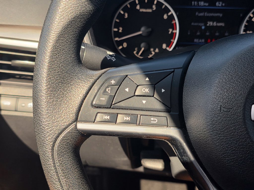 Used 2024 Nissan Altima 2.5 SV FWD image 33