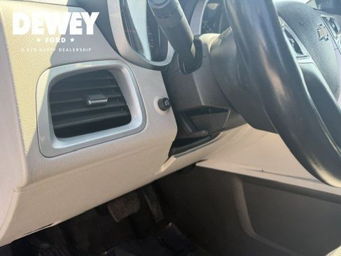 Used 2017 Chevrolet Equinox LT AWD/4WD image 13