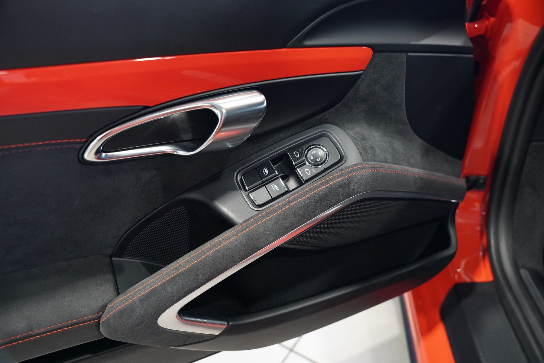 Used 2018 Porsche 911 GT3 RWD image 36