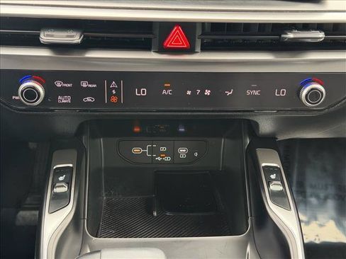 Used 2026 Kia Sorento S w/ S Panoramic Sunroof Package FWD image 16