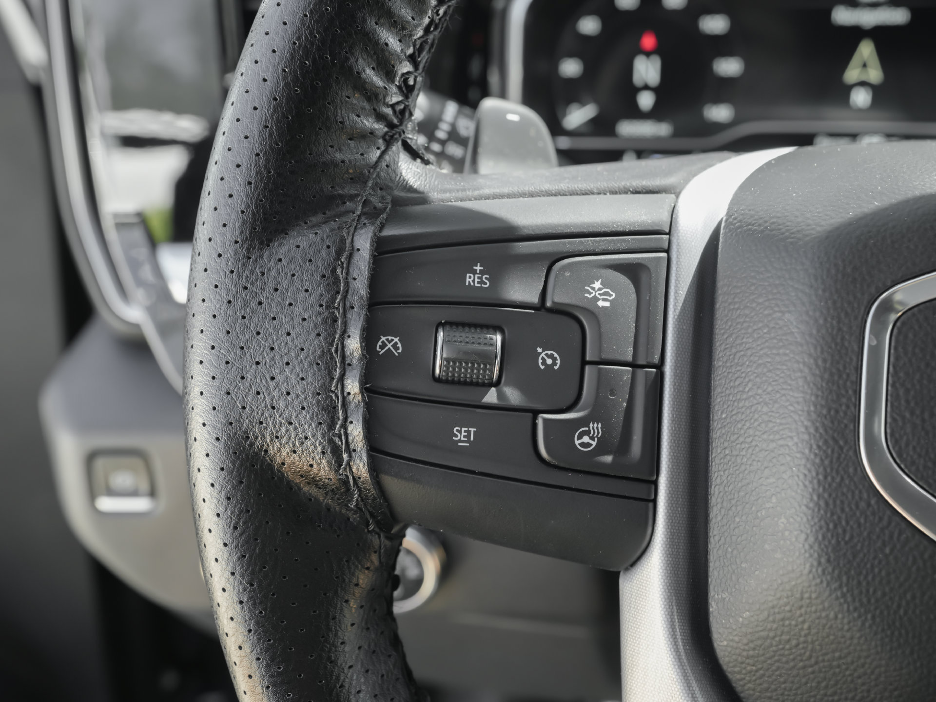 Used 2022 GMC Sierra 1500 SLT w/ SLT Premium Package RWD image 23