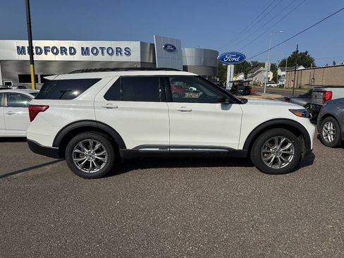 Certified 2020 Ford Explorer XLT w/ Equipment Group 202A AWD/4WD image 9
