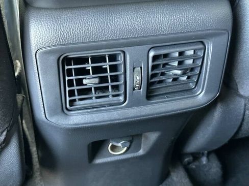 Used 2023 Toyota RAV4 LE AWD/4WD image 15