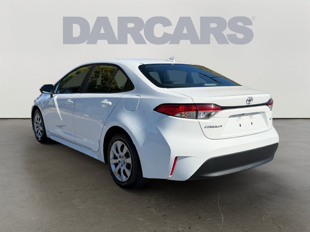 Used 2023 Toyota Corolla LE FWD image 4