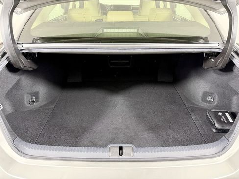 Used 2019 Lexus ES 300h w/ Premium Package FWD image 15