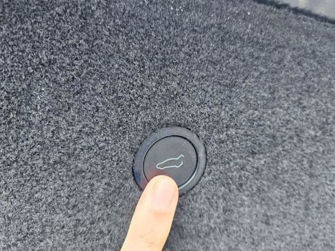 Used 2023 Tesla Model S AWD image 75