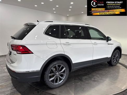 Used 2022 Volkswagen Tiguan SE image 29