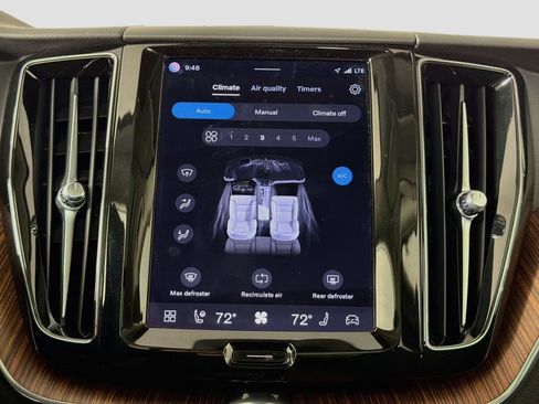 Certified 2023 Volvo XC60 T8 Plus AWD/4WD image 16