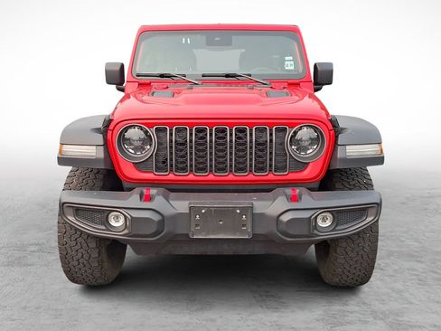 Used 2025 Jeep Wrangler Unlimited Rubicon AWD/4WD image 2