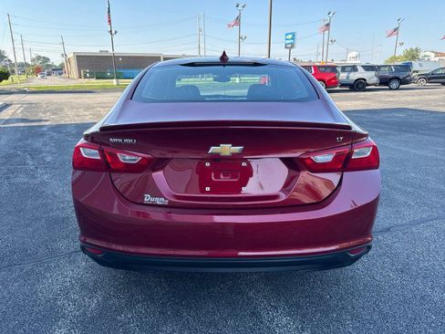 Used 2018 Chevrolet Malibu LT FWD image 4