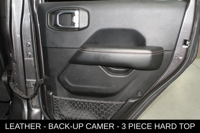 Used 2018 Jeep Wrangler Unlimited Sahara AWD/4WD image 25