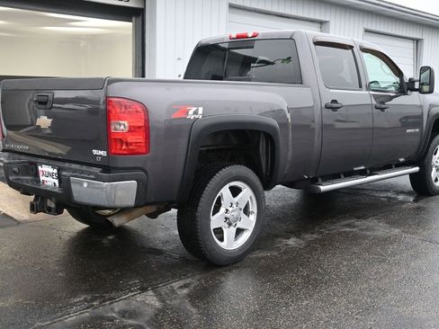 Used 2011 Chevrolet Silverado 2500 LT w/ Interior Plus Package image 14