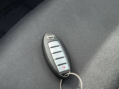 Used 2025 Nissan Altima 2.5 SV FWD image 17