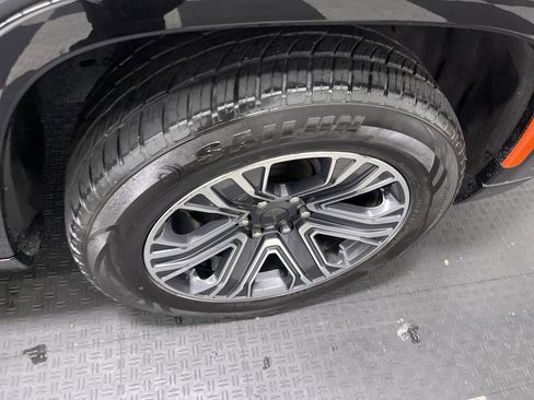 Used 2024 Jeep Wagoneer L Series II w/ Flexible Seating Group image 27