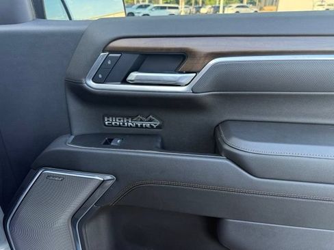 Certified 2025 Chevrolet Silverado 1500 High Country w/ Z71 Off-Road Package AWD/4WD image 29