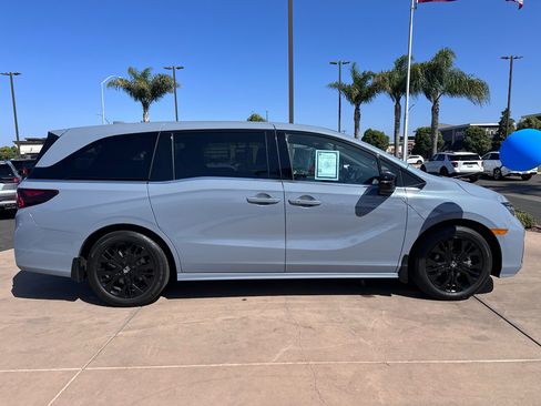 Used 2025 Honda Odyssey Sport-L image 4