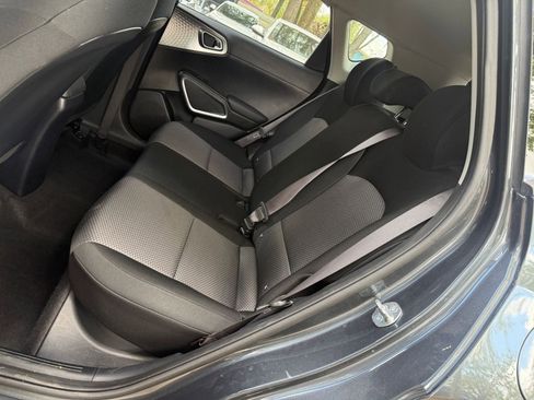 Used 2025 Kia Soul LX w/ LX Technology Package image 32