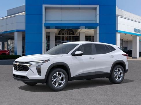 New 2026 Chevrolet Trax LS image 2