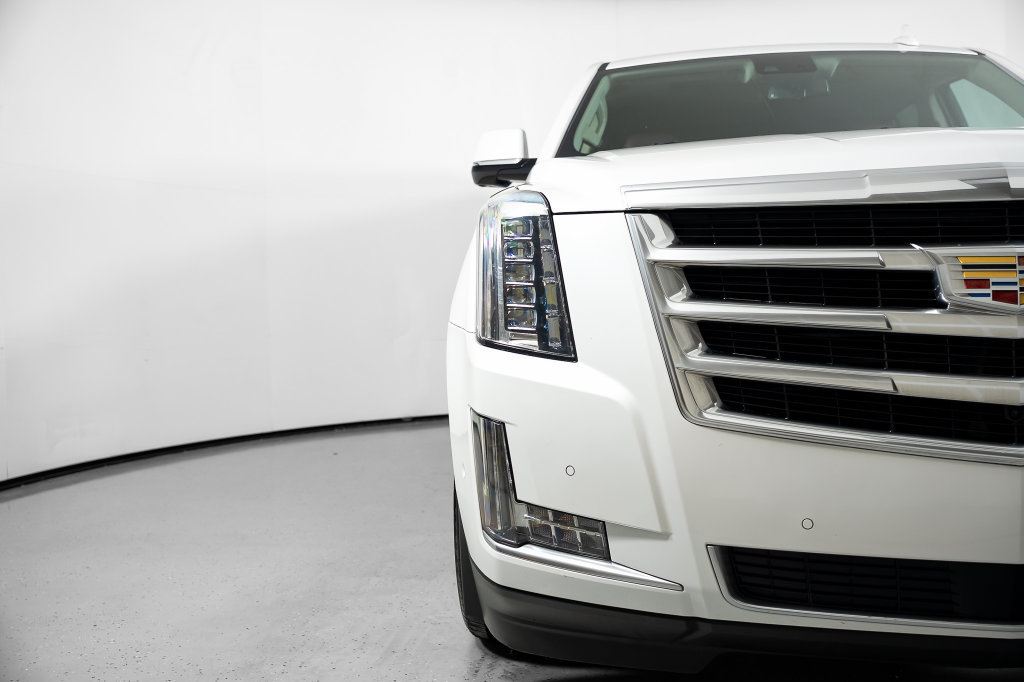 Used 2020 Cadillac Escalade Premium Luxury RWD image 16